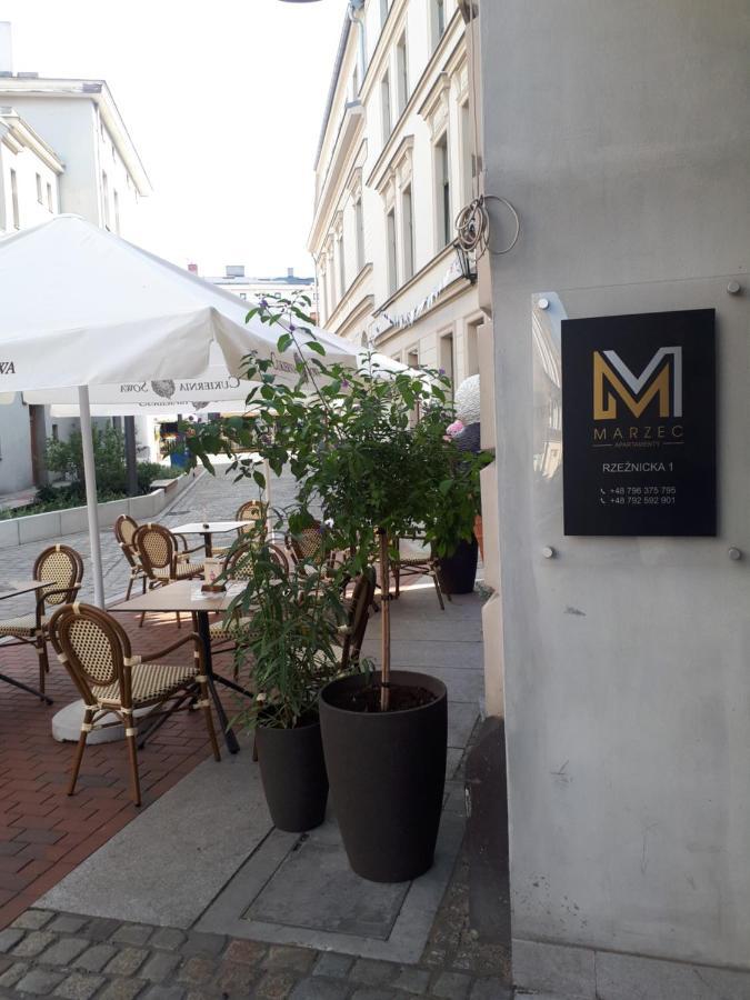 Rezydencja Marzec Gniezno Exterior photo