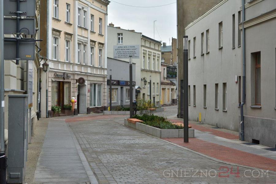 Rezydencja Marzec Gniezno Exterior photo